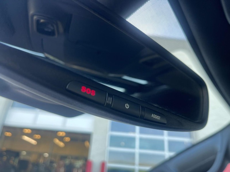 Chrysler Pacifica Vehicle Image 33