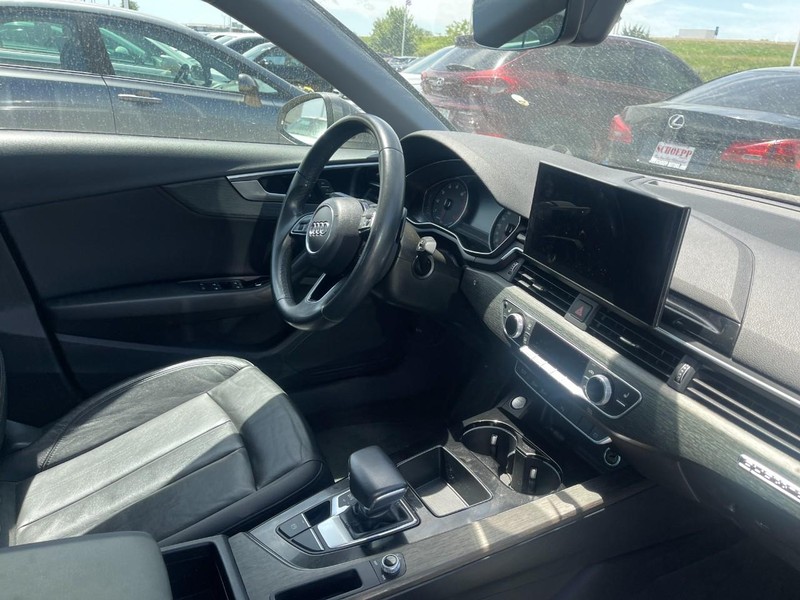 Audi A4 Sedan Vehicle Full-screen Gallery Image 02