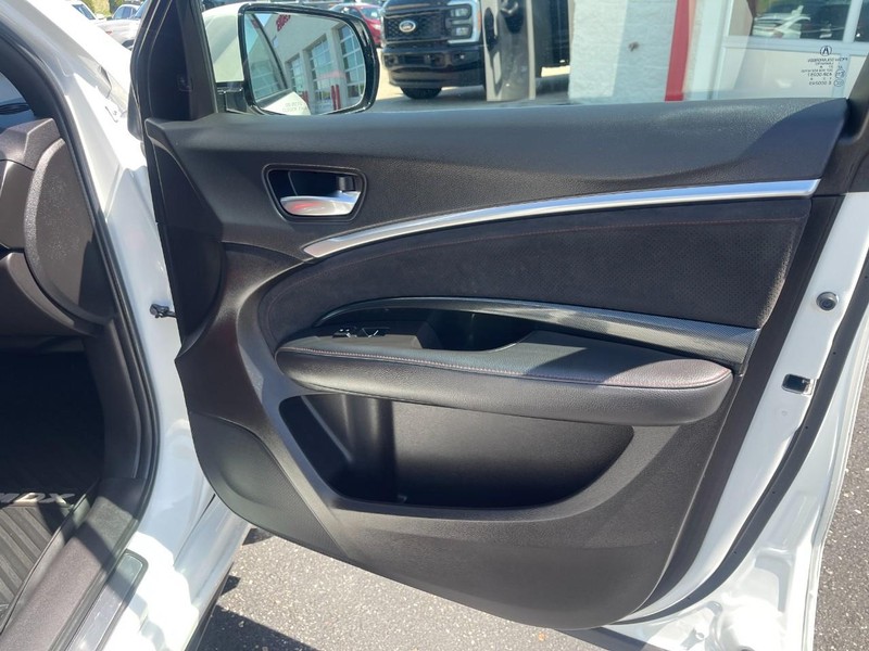 Acura MDX Vehicle Image 13