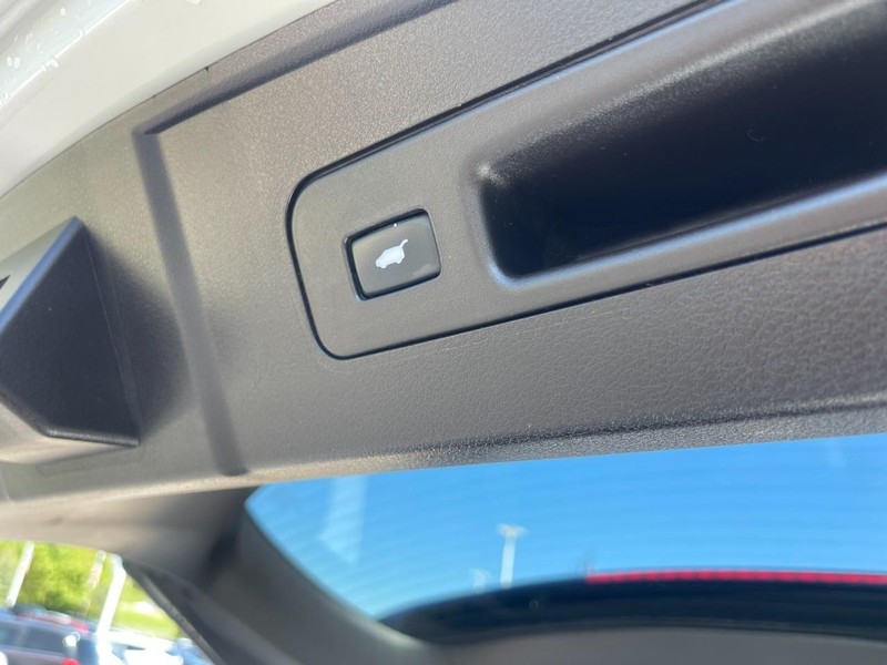 Acura MDX Vehicle Image 19