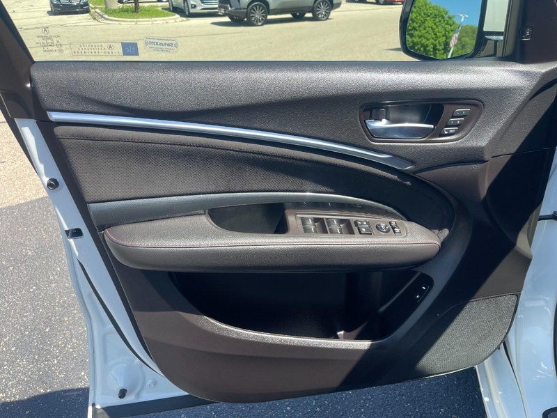 Acura MDX Vehicle Image 23