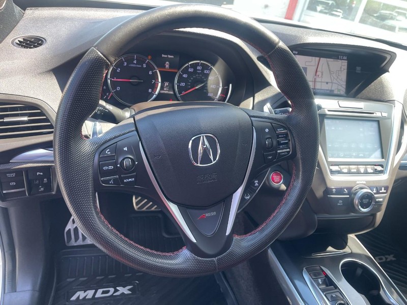 Acura MDX Vehicle Image 29