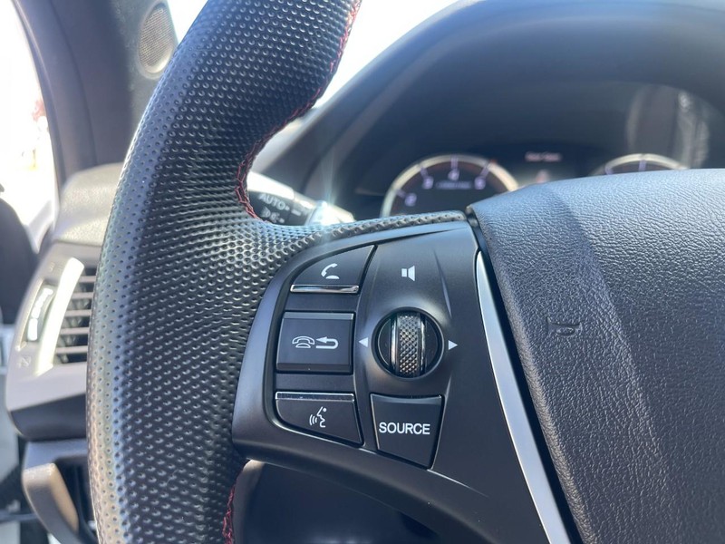 Acura MDX Vehicle Image 30
