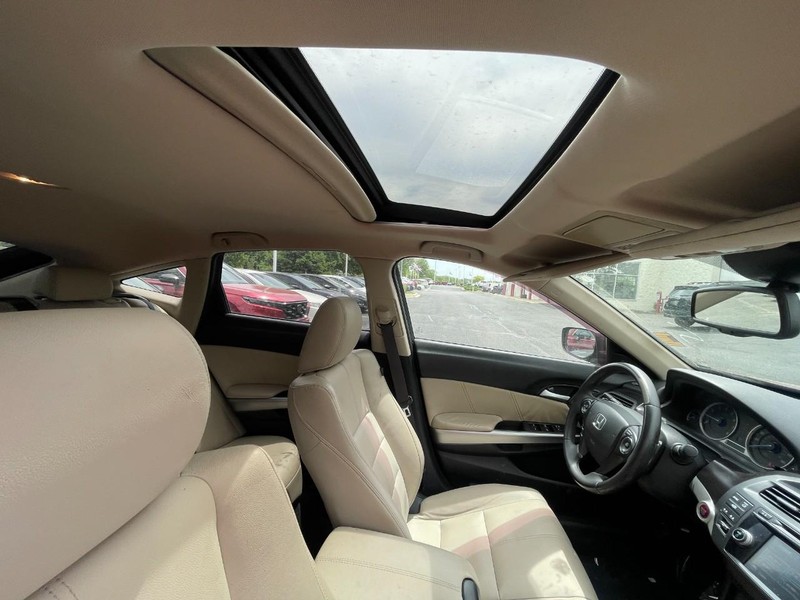 Honda Crosstour Vehicle Image 03