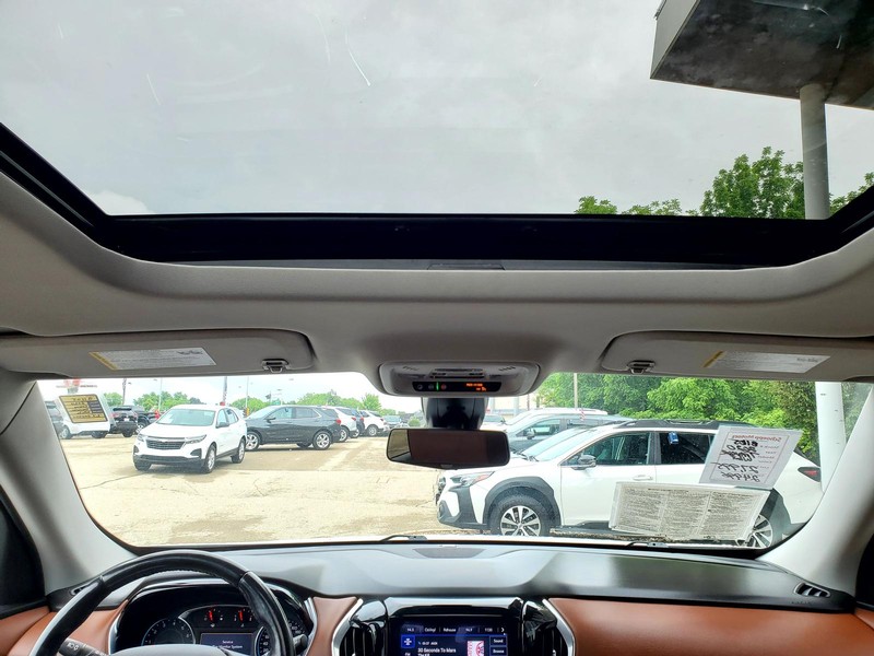 Chevrolet Traverse Vehicle Image 12