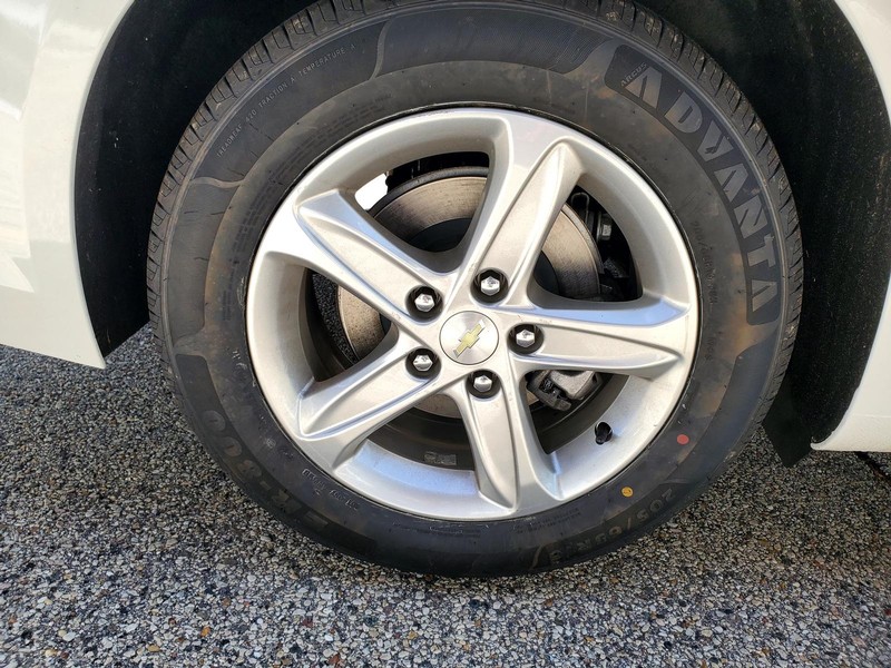 Chevrolet Malibu Vehicle Image 16