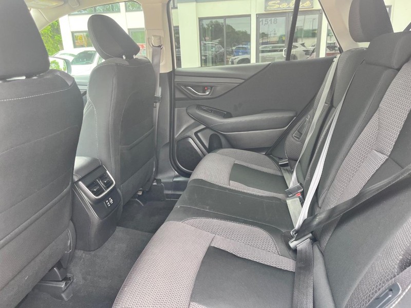 Subaru Outback Vehicle Image 12
