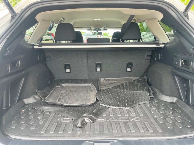 Subaru Outback Vehicle Image 13