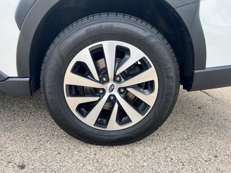 Subaru Outback Vehicle Image 14