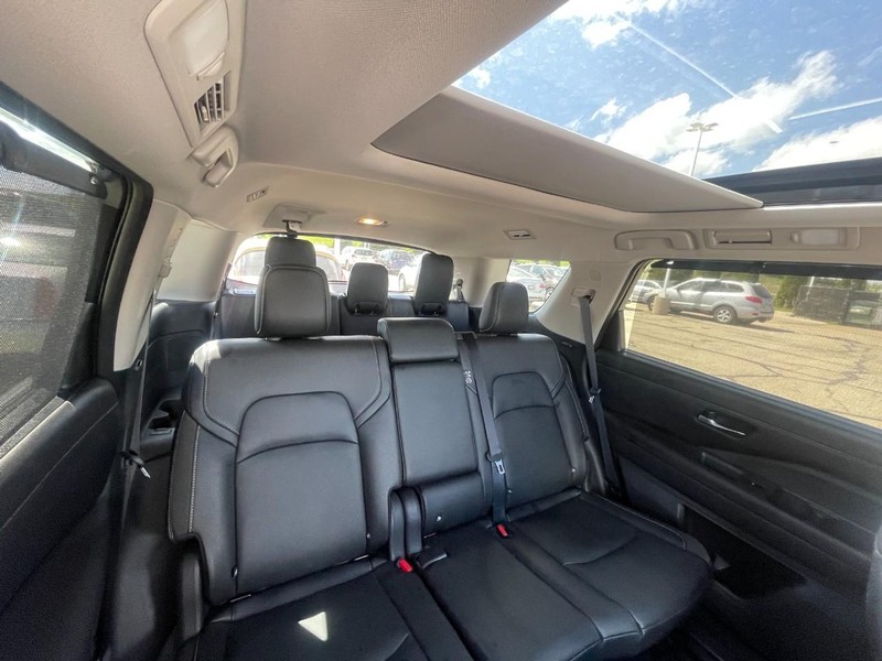 Nissan Pathfinder Vehicle Image 06