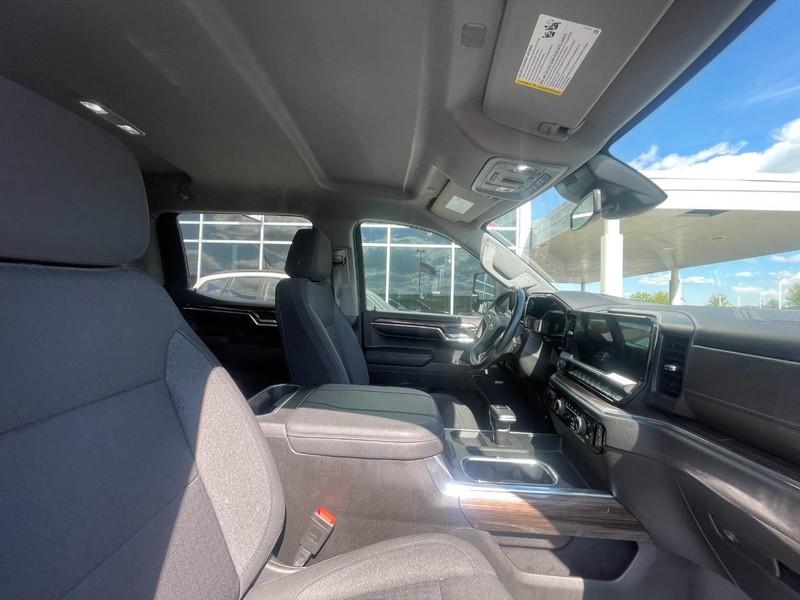 Chevrolet Silverado 1500 Vehicle Image 03