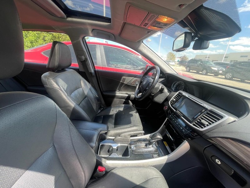 Honda Accord Sedan Vehicle Image 04