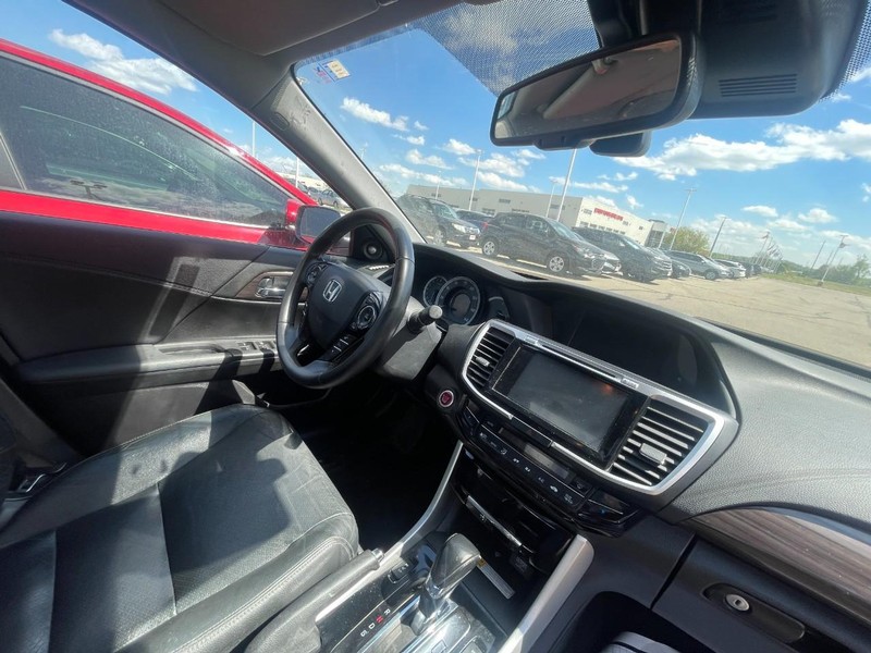 Honda Accord Sedan Vehicle Image 05