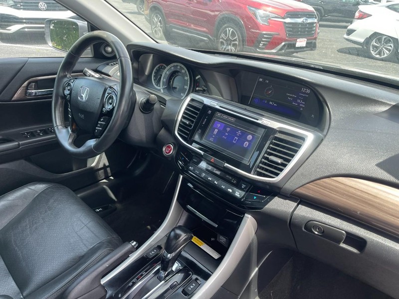 Honda Accord Sedan Vehicle Image 06