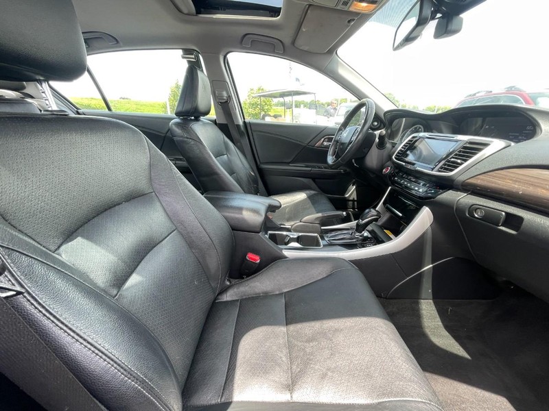 Honda Accord Sedan Vehicle Image 08