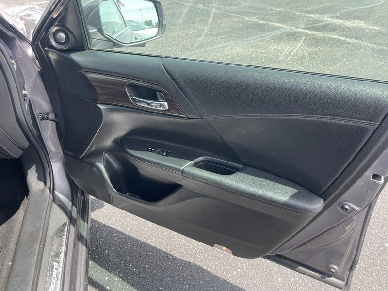 Honda Accord Sedan Vehicle Image 10