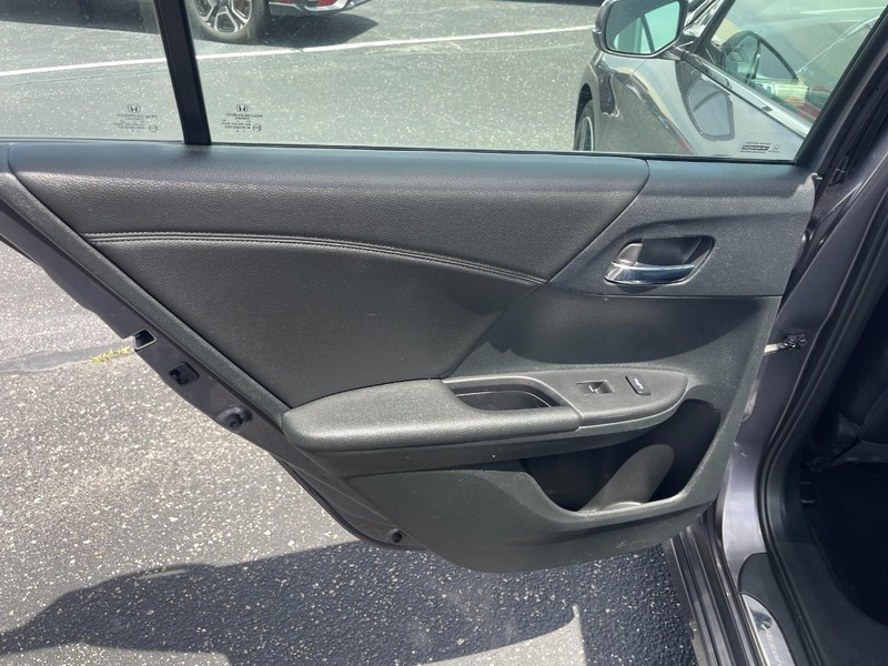 Honda Accord Sedan Vehicle Image 15