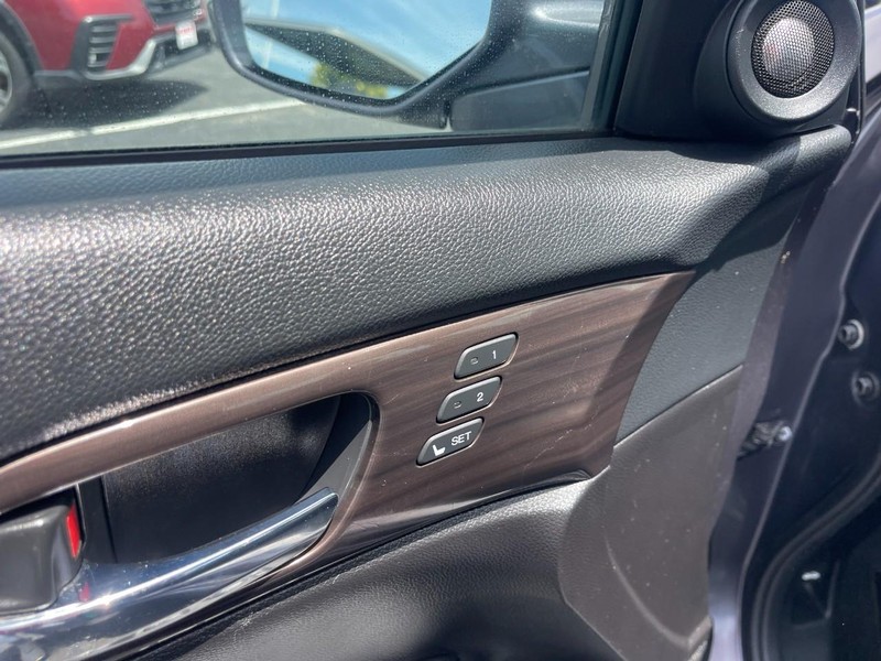 Honda Accord Sedan Vehicle Image 18