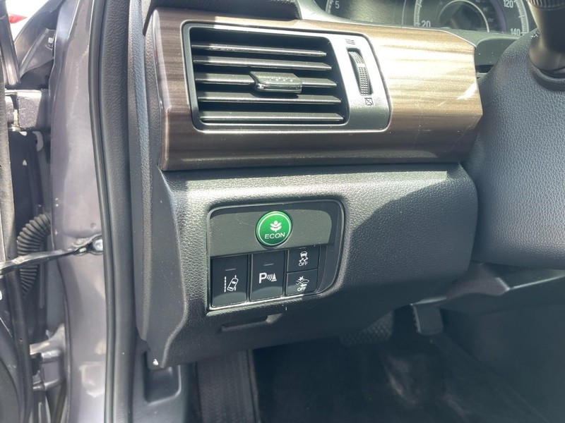 Honda Accord Sedan Vehicle Image 19