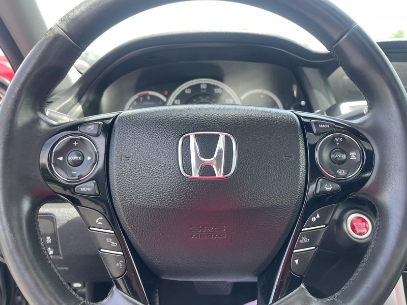 Honda Accord Sedan Vehicle Image 21