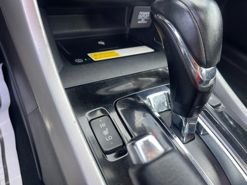 Honda Accord Sedan Vehicle Image 24