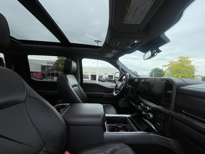 Ford Super Duty F-250 SRW Vehicle Image 04