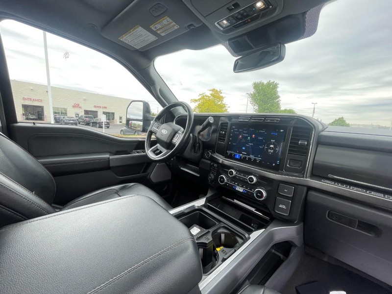 Ford Super Duty F-250 SRW Vehicle Image 05