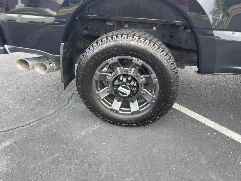Ford Super Duty F-250 SRW Vehicle Image 08