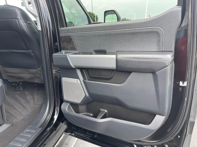 Ford Super Duty F-250 SRW Vehicle Image 14