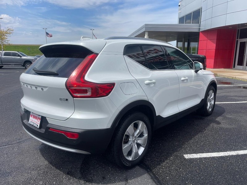Volvo XC40 Vehicle Image 03