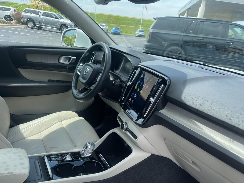 Volvo XC40 Vehicle Image 10