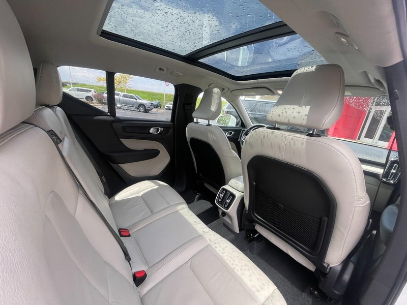 Volvo XC40 Vehicle Image 15