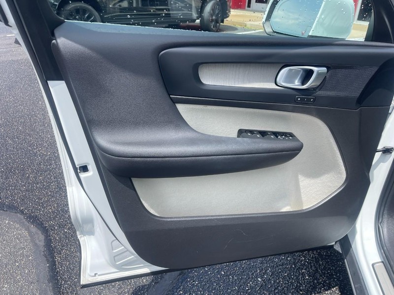 Volvo XC40 Vehicle Image 23