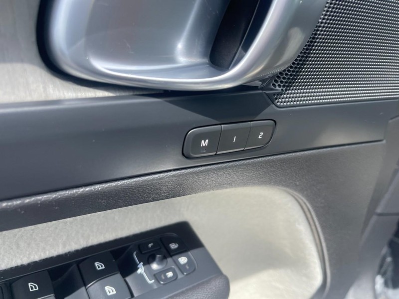 Volvo XC40 Vehicle Image 24