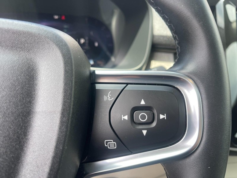 Volvo XC40 Vehicle Image 28