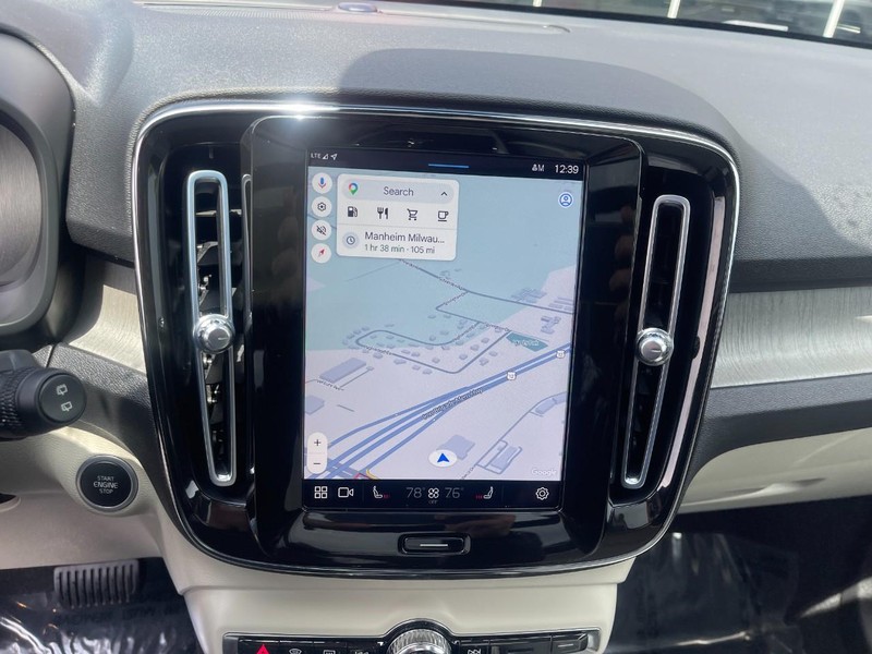 Volvo XC40 Vehicle Image 32