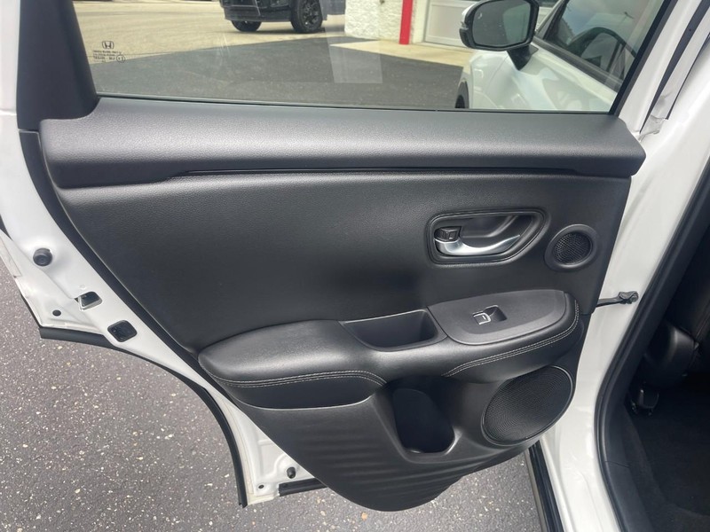 Honda HR-V Vehicle Image 16