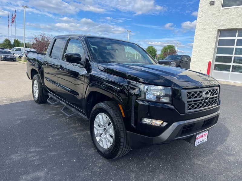 Nissan Frontier Vehicle Image 02