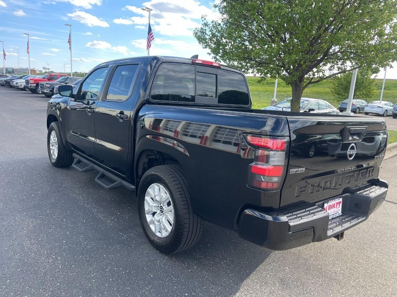 Nissan Frontier Vehicle Image 04
