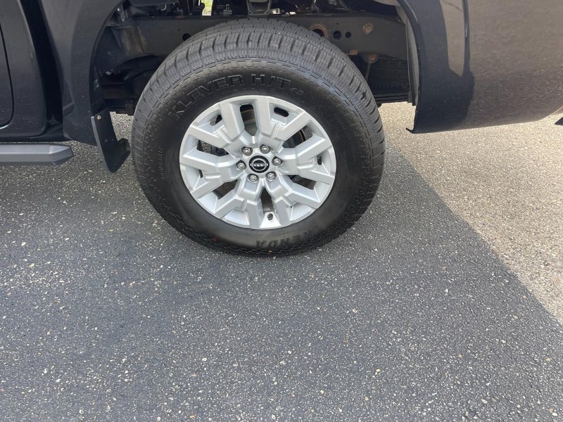 Nissan Frontier Vehicle Image 05