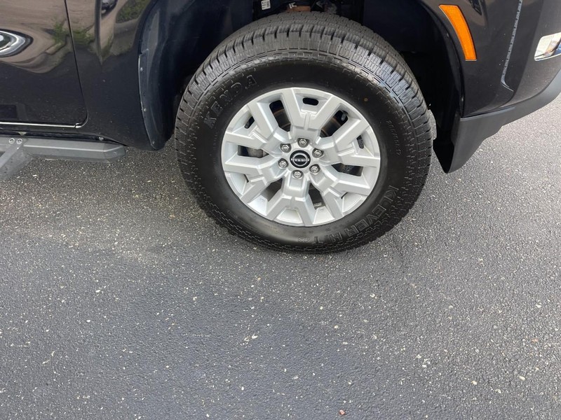 Nissan Frontier Vehicle Image 07