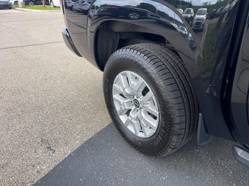 Nissan Frontier Vehicle Image 08