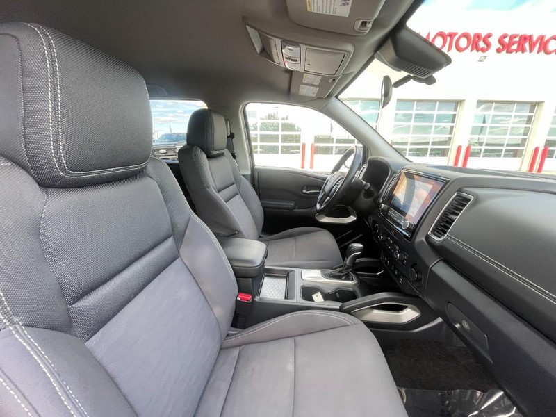 Nissan Frontier Vehicle Image 10