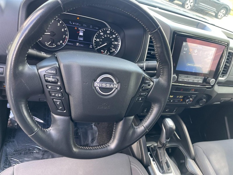 Nissan Frontier Vehicle Image 24