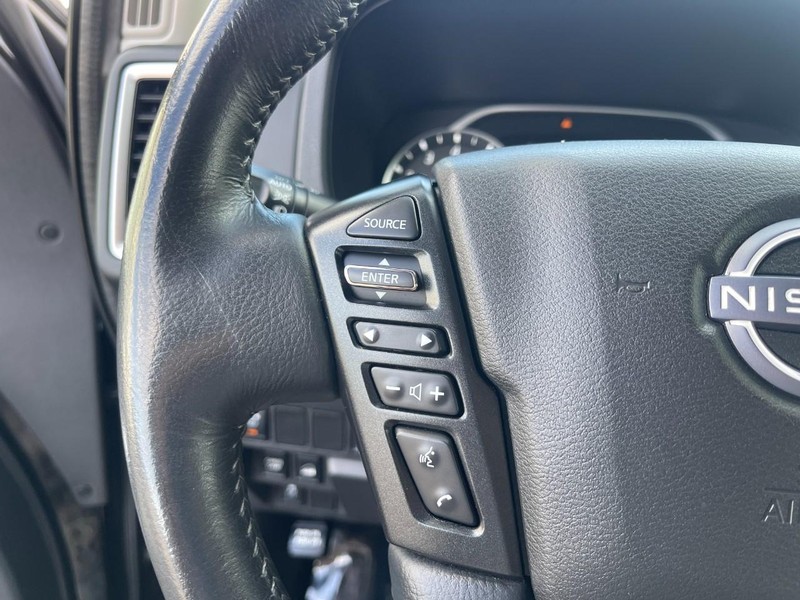 Nissan Frontier Vehicle Image 25