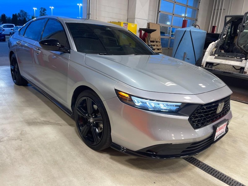 Honda Accord Hybrid Vehicle Image 02