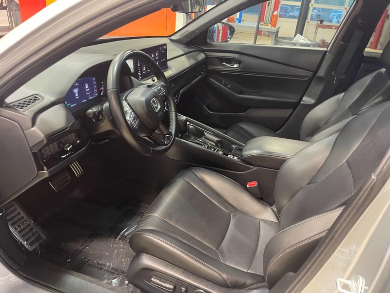 Honda Accord Hybrid Vehicle Image 18