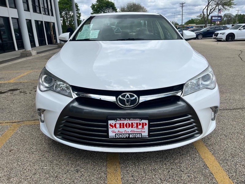 Toyota Camry Vehicle Image 02