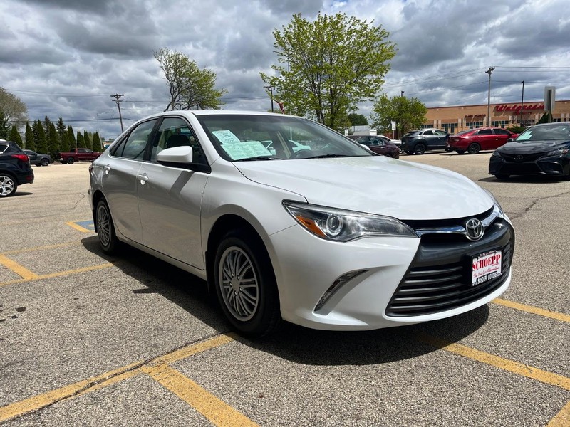 Toyota Camry Vehicle Image 03