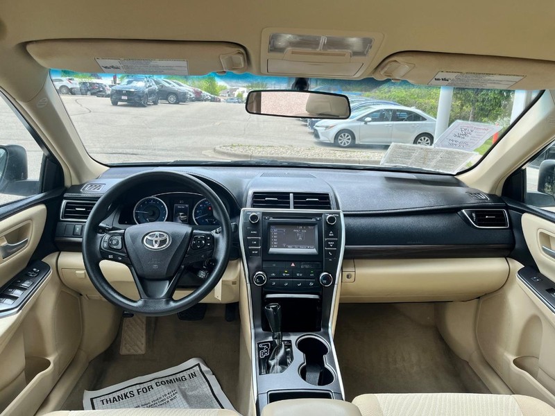 Toyota Camry Vehicle Image 09